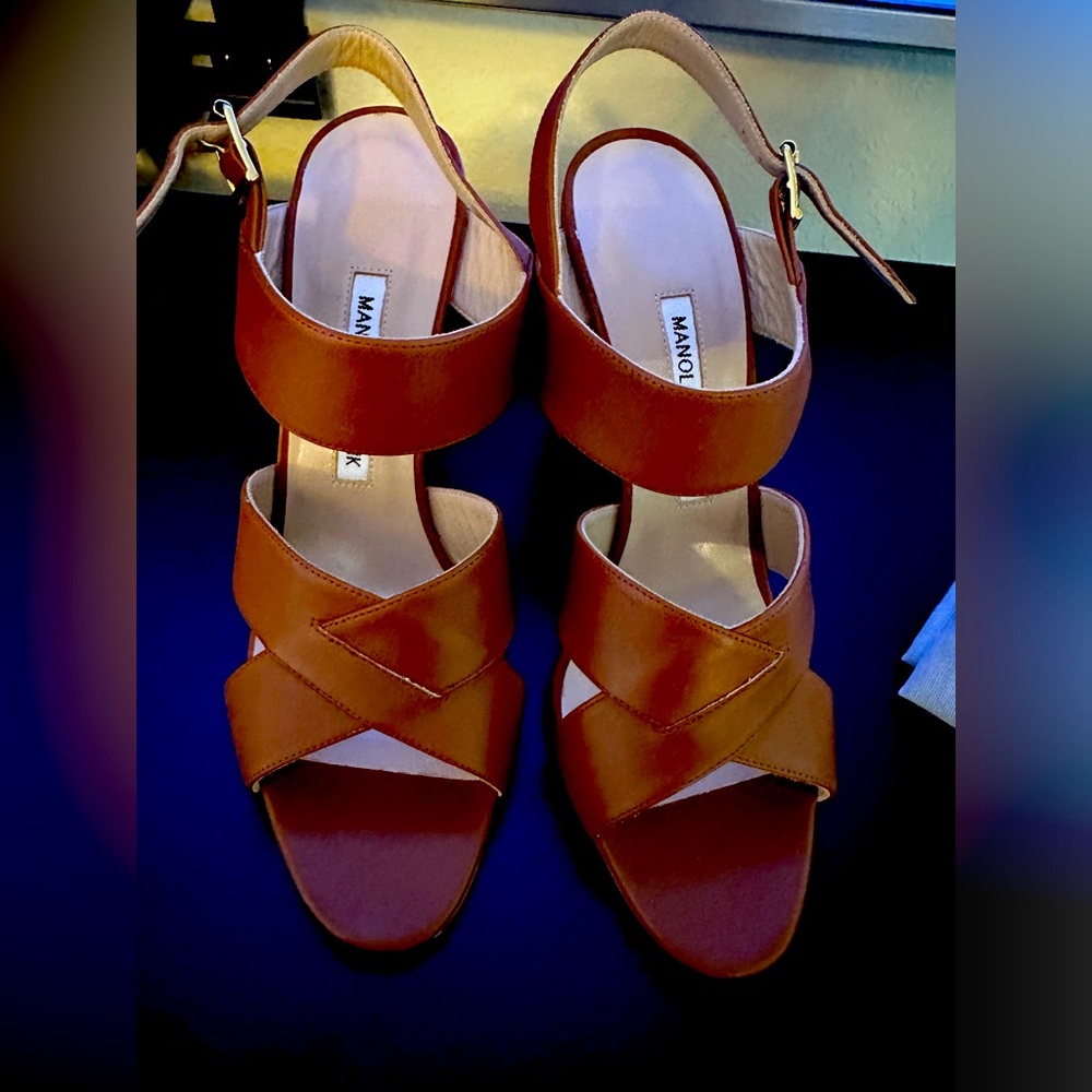 Manolo Blahnik size 39 8 8.5 Strappy Sandals Heels